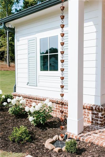 Exterior details and patio area of a home in , Jefferson (Image 3).