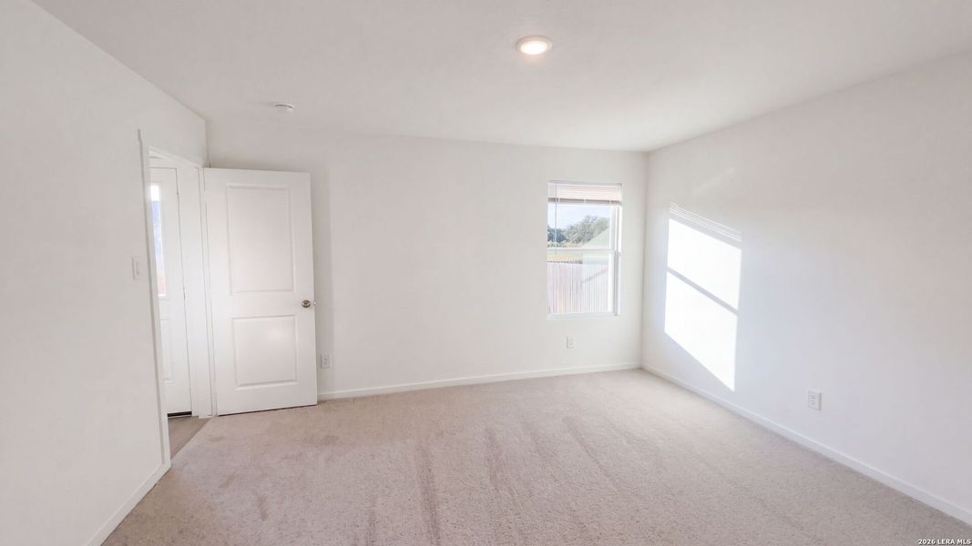Spacious, unfurnished interior of a new home in Landon Ridge, San Antonio (Image 36).