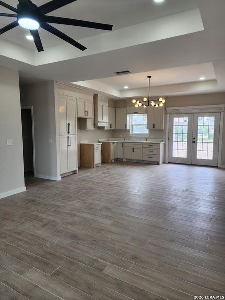 Spacious, unfurnished interior of a new home in , Eagle Pass (Image 6).