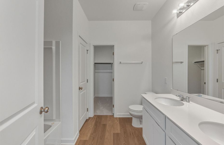 Furnished interior view inside a new home in Alto, San Marcos (Image 7).