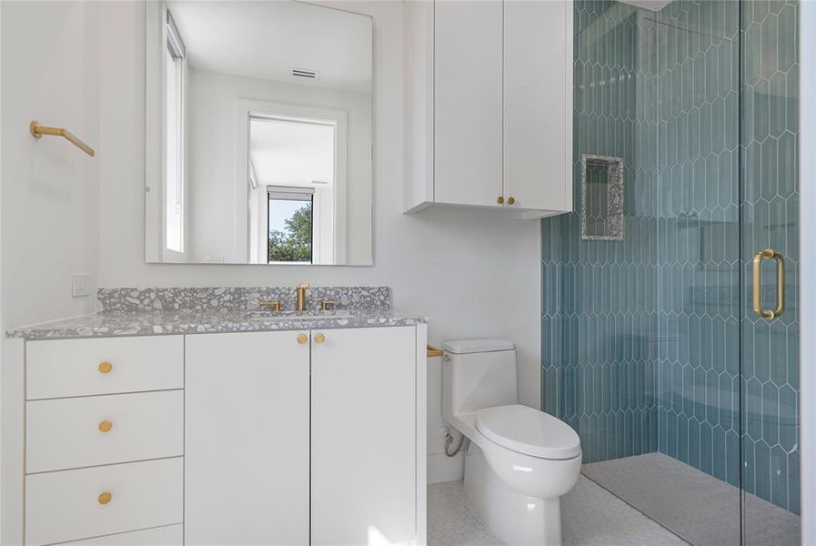 Furnished interior view inside a new home in , Dallas (Image 11).