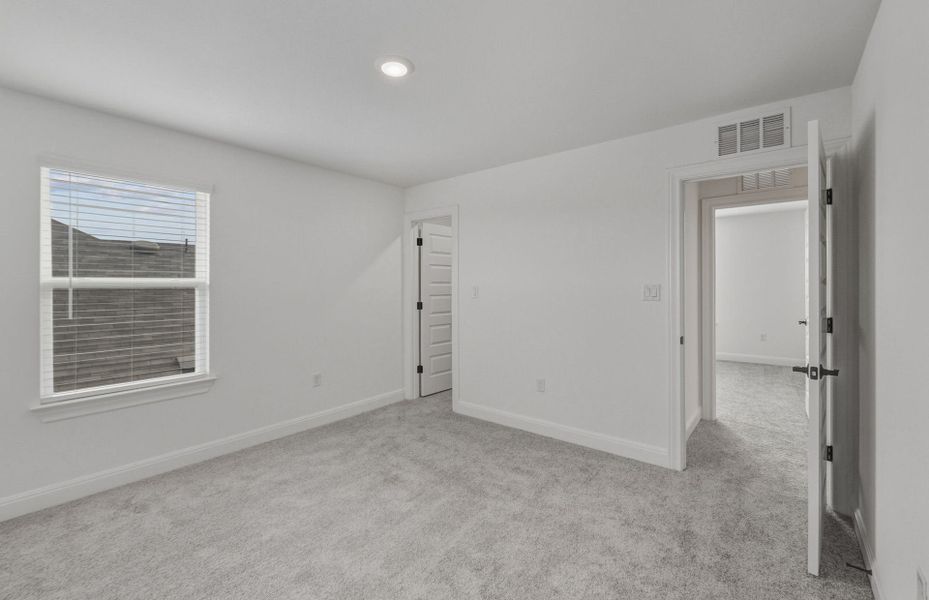 Spacious, unfurnished interior of a new home in Lagos, Manor (Image 47).