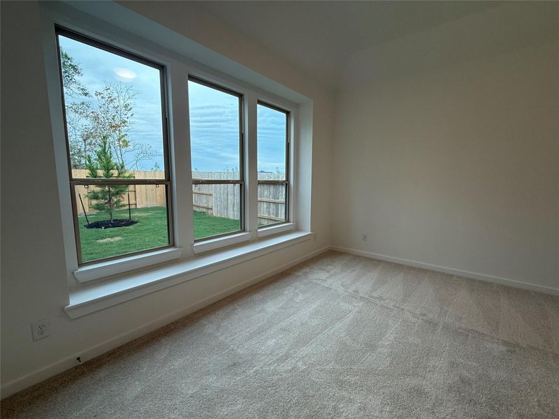 Spacious, unfurnished interior of a new home in Evergreen, Conroe (Image 21).