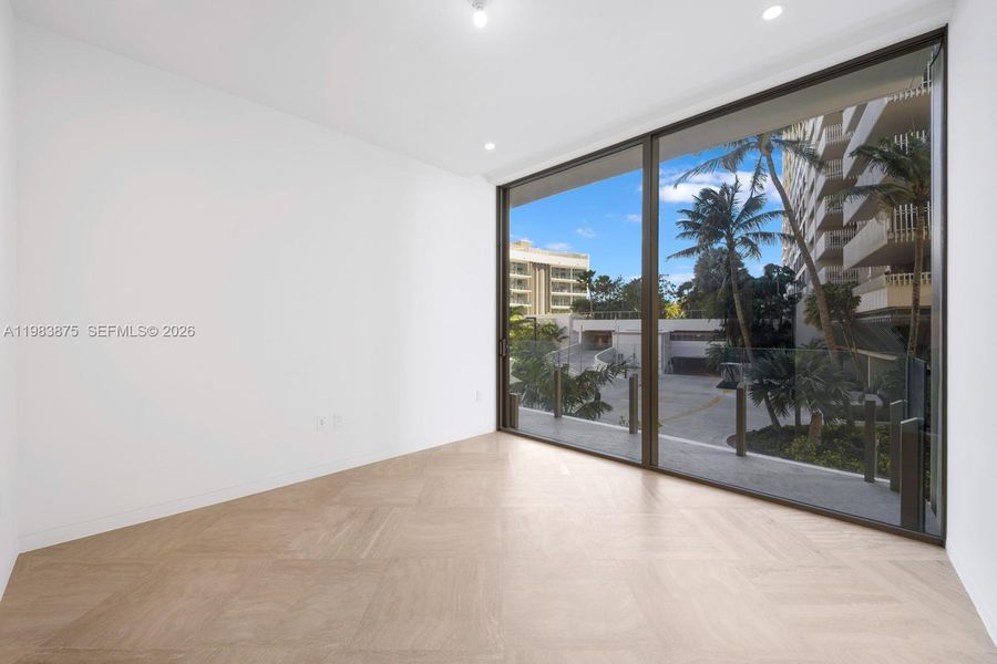 Spacious, unfurnished interior of a new home in , Miami (Image 21).