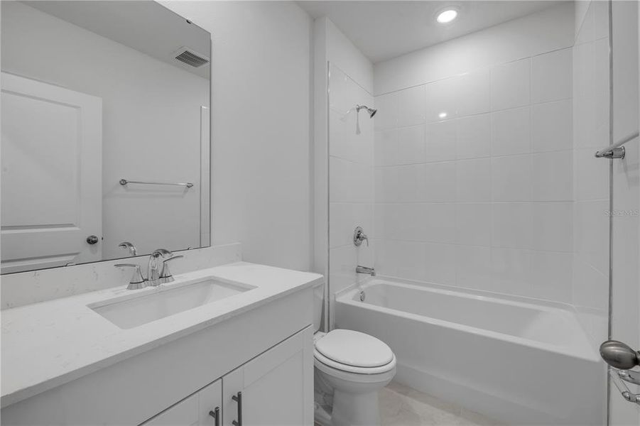 Furnished interior view inside a new home in , Lady Lake (Image 14).