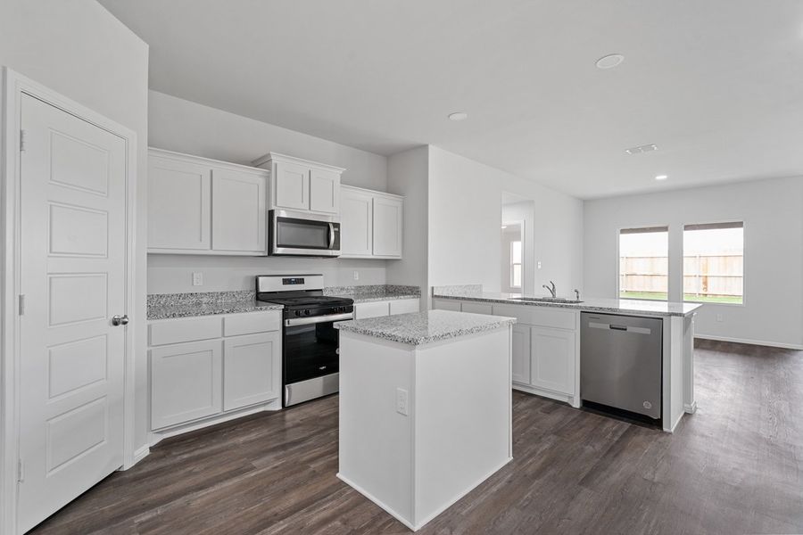 Representative furnished interior of a home built from the TAYLOR by D.R. Horton in Faculty Row, Abilene (Image 9).