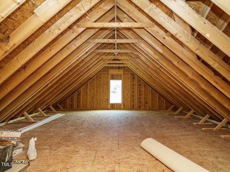 039-1280x960-walk-in-attic