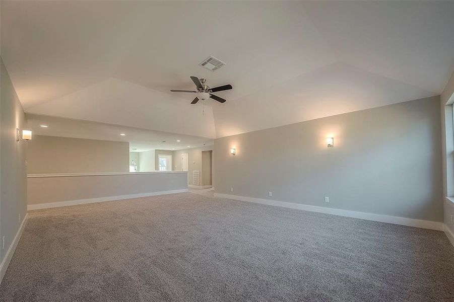 Expansive game room