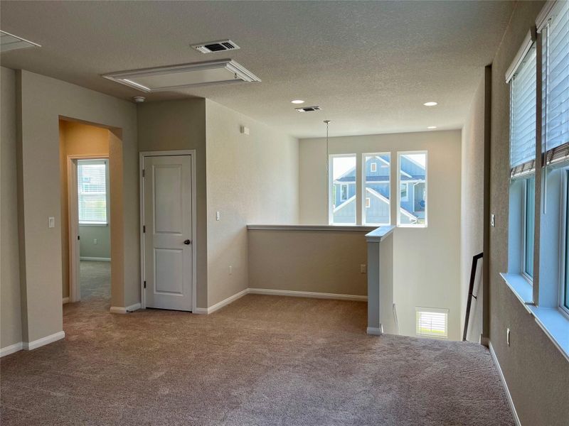 Spacious, unfurnished interior of a new home in Fleetwood, Dripping Springs (Image 11). Spacious, unfurnished interior of a new home in Fleetwood, Dripping Springs (Image 11).