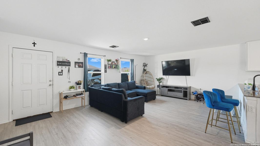 Furnished interior view inside a new home in Spring Grove: Stonehill Collection, St. Hedwig (Image 21). Furnished interior view inside a new home in Spring Grove: Stonehill Collection, St. Hedwig (Image 21).