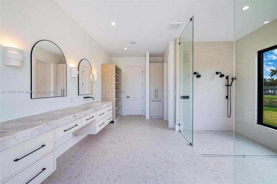 Image 28 of a home in .