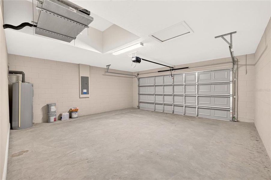 Spacious, unfurnished interior of a new home in , Dunnellon (Image 41).