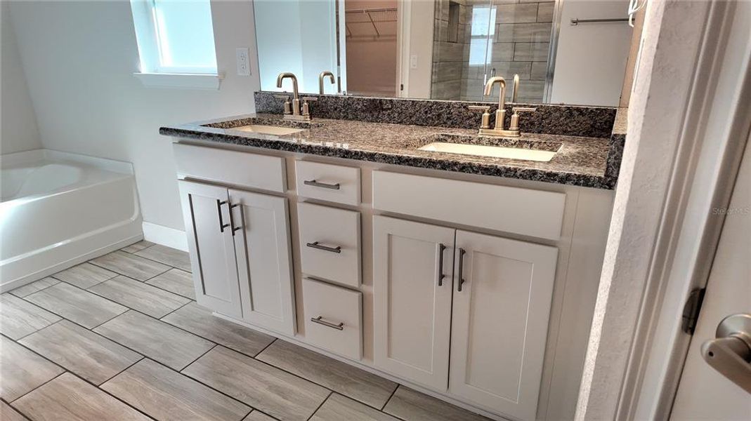 Image 44 of a home in Pine Bluff.