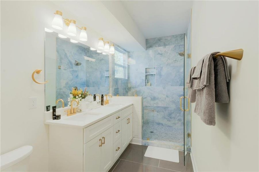 Furnished interior view inside a new home in , Atlanta (Image 7).