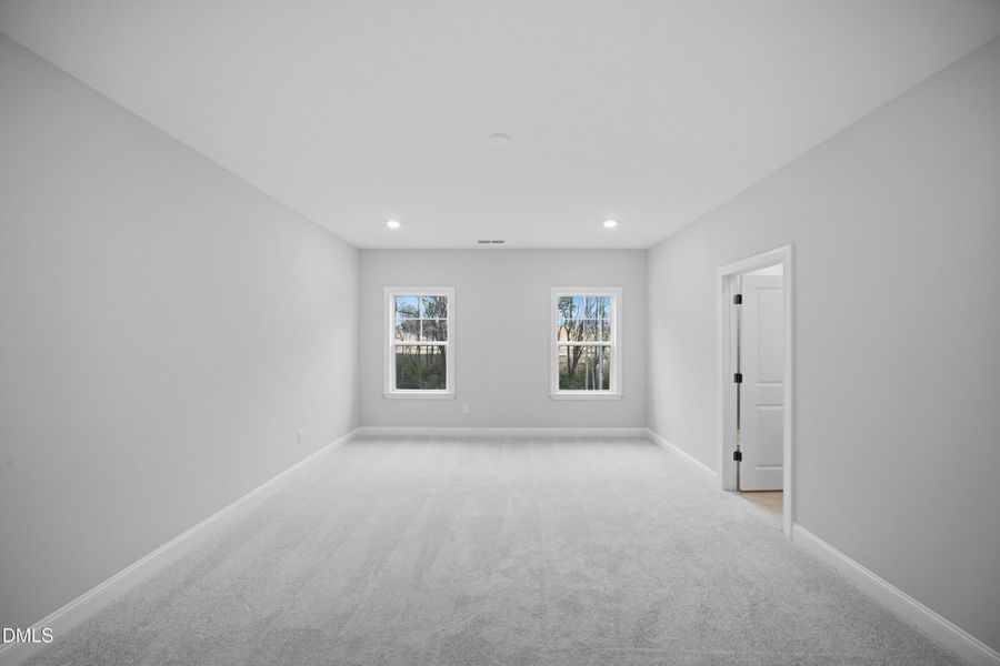 SUN_Everlee_Pic_TryonIII_QMI_217_Owners_