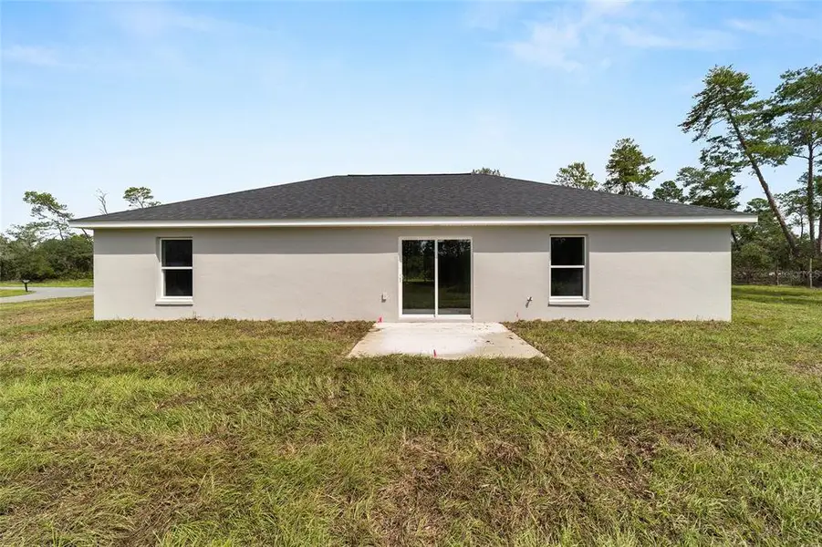 Exterior details and patio area of a home in , Dunnellon (Image 29). Exterior details and patio area of a home in , Dunnellon (Image 29).