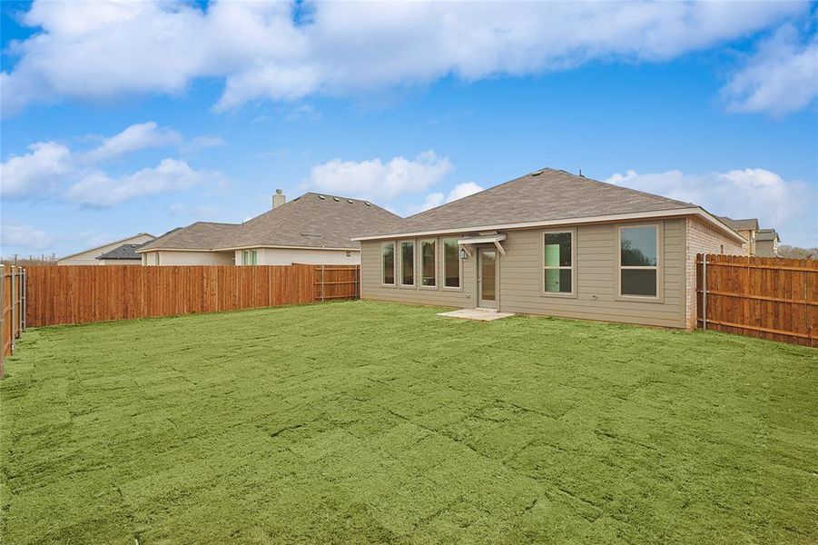 Exterior details of a home in Courts of Bonnie Brae, Denton (Image 5).