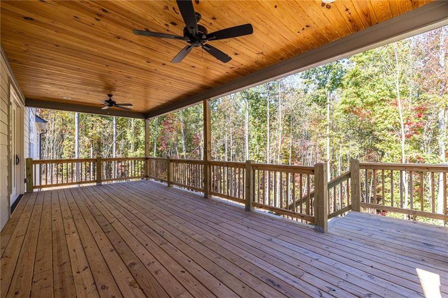 Exterior details and patio area of a home in , Dallas (Image 38).