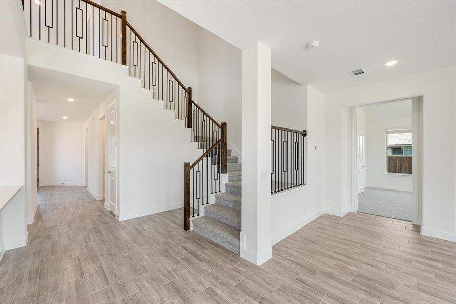 Spacious, unfurnished interior of a new home in Hampton Park, Glenn Heights (Image 26).