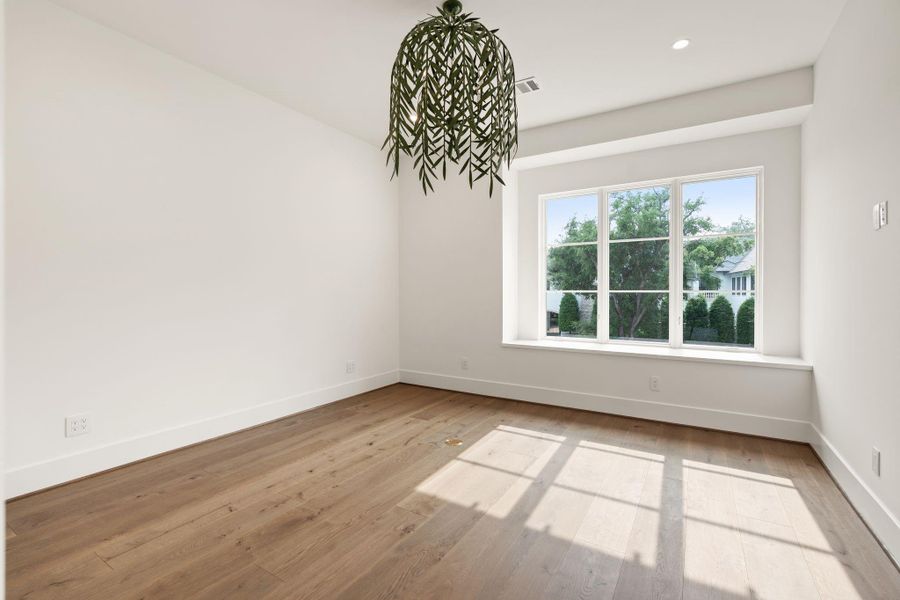 Spacious, unfurnished interior of a new home in , Houston (Image 46).
