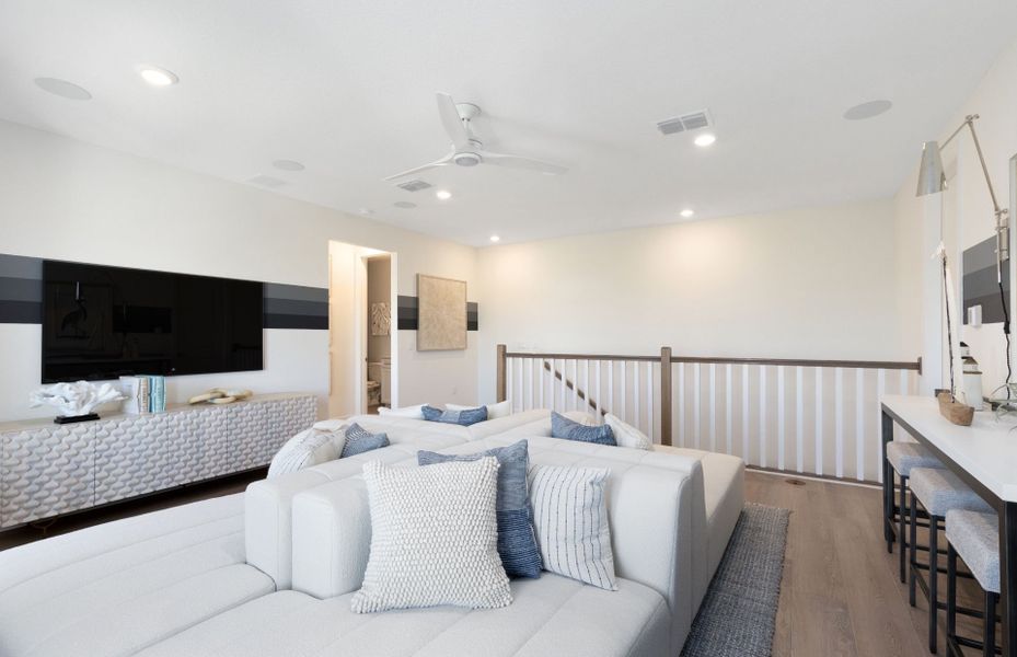 Representative furnished interior of a home built from the Mahogany Grand by Pulte Homes in Lakehaven Estates, Clermont (Image 7). Representative furnished interior of a home built from the Mahogany Grand by Pulte Homes in Lakehaven Estates, Clermont (Image 7).