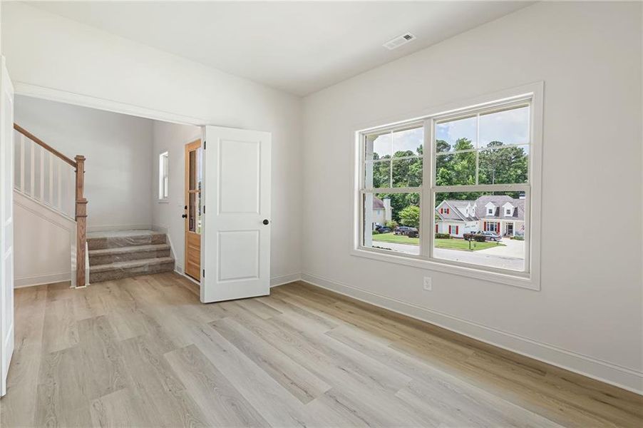 Spacious, unfurnished interior of a new home in , Dallas (Image 25).