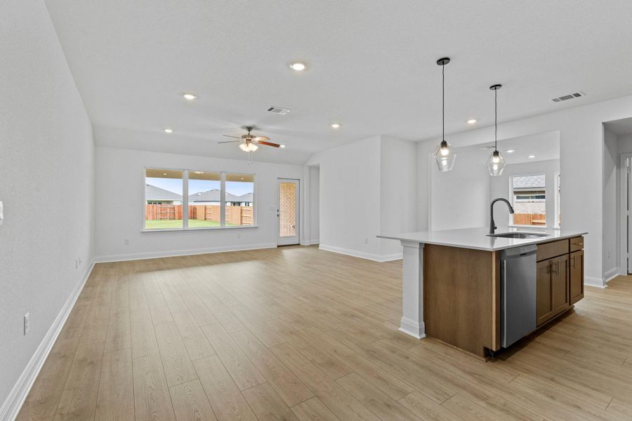Spacious, unfurnished interior of a new home in Riverview, Georgetown (Image 30).