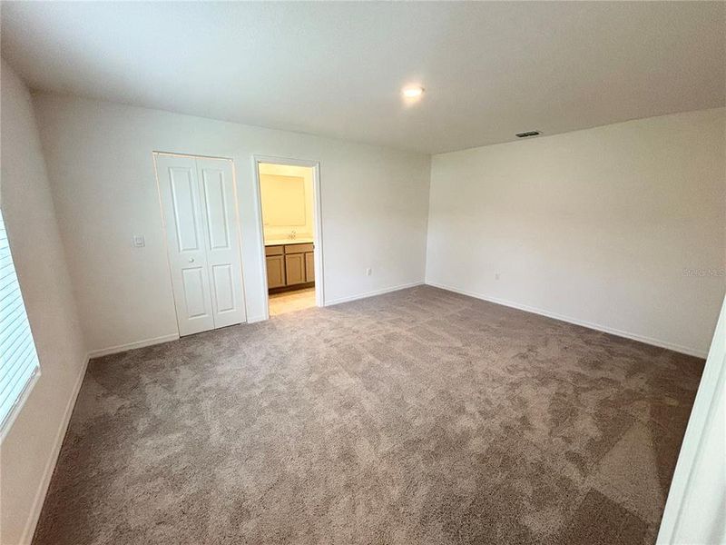 Spacious, unfurnished interior of a new home in Poinciana, Kissimmee (Image 18). Spacious, unfurnished interior of a new home in Poinciana, Kissimmee (Image 18).