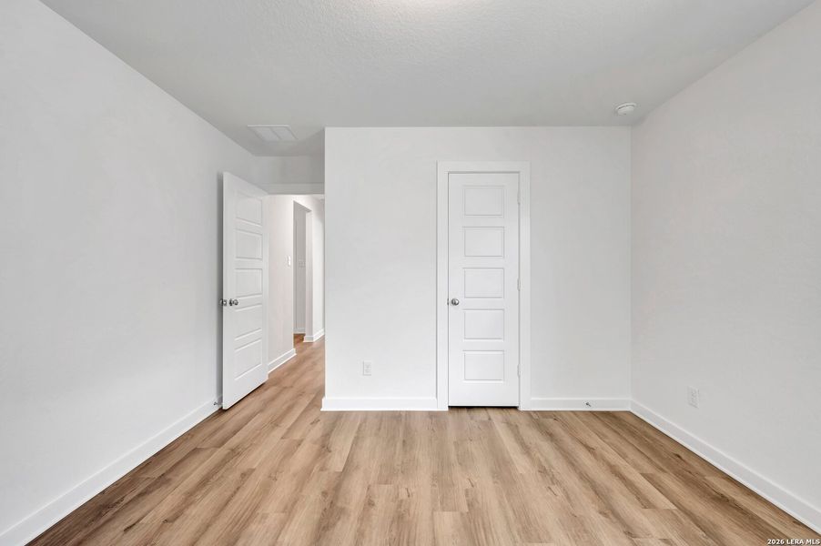 Spacious, unfurnished interior of a new home in Legacy Hills, San Antonio (Image 36).
