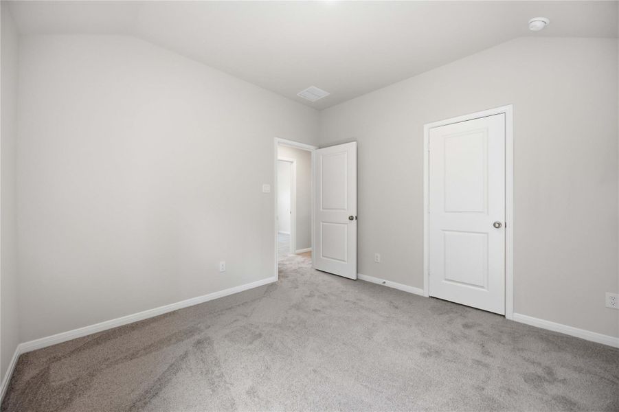 Spacious, unfurnished interior of a new home in Sundance Cove, Crosby (Image 24).
