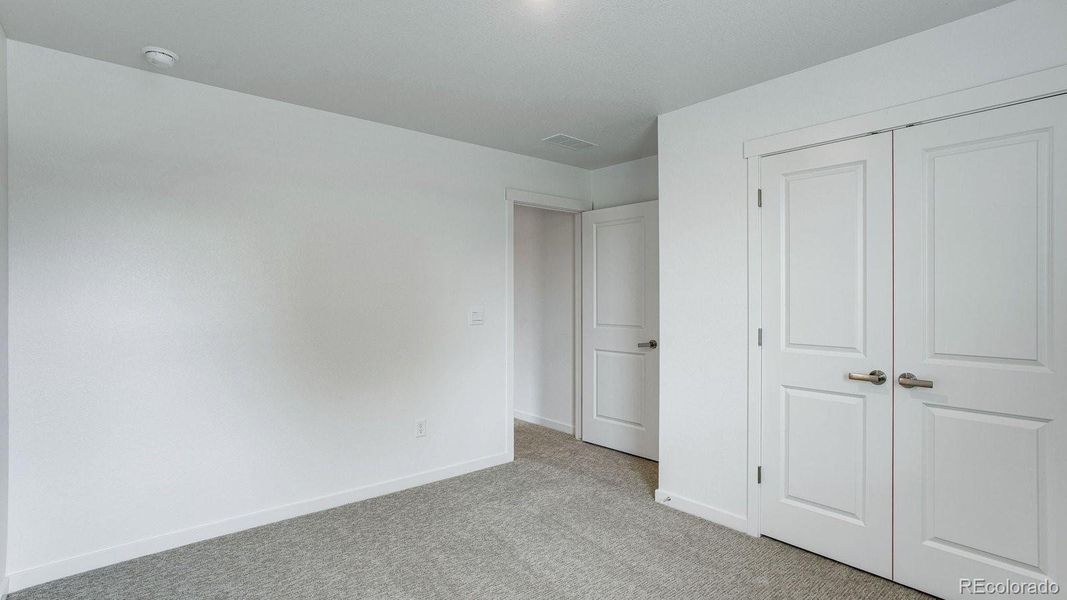 Spacious, unfurnished interior of a new home in Hansen Farm, Fort Collins (Image 41).