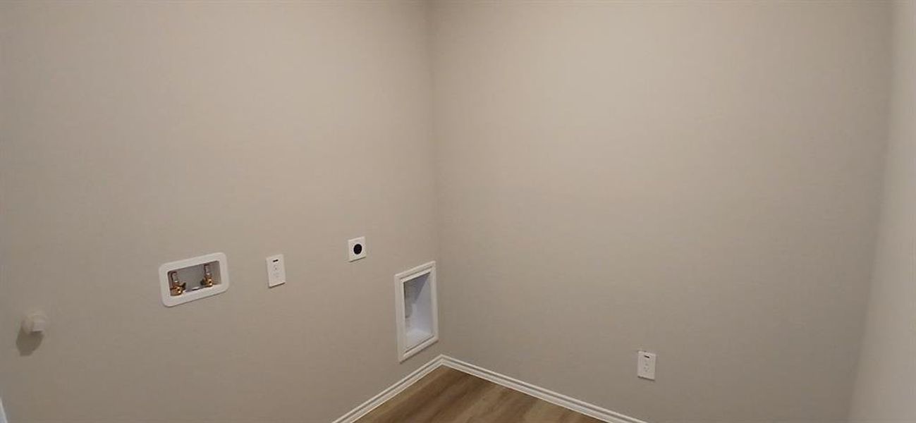Spacious, unfurnished interior of a new home in The Canyons, Keene (Image 11).