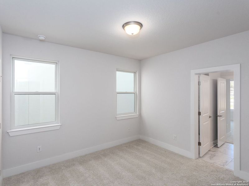 Spacious, unfurnished interior of a new home in Victoria Commons, San Antonio (Image 21).