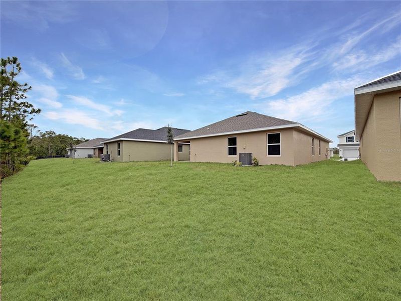 Exterior details and patio area of a home in , St. Cloud (Image 3).