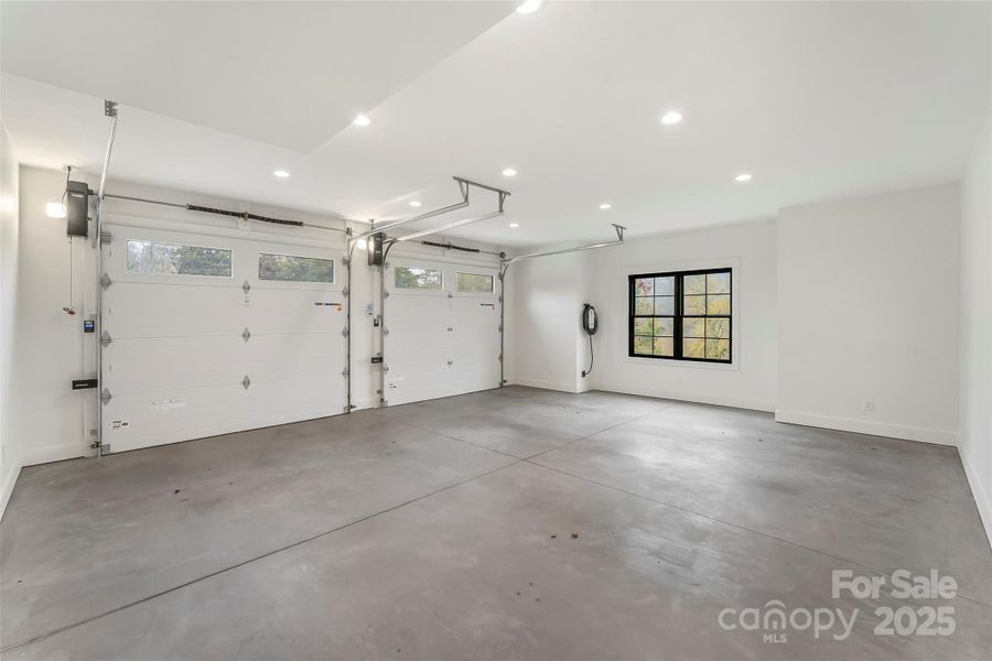 Image 33 of a home in .