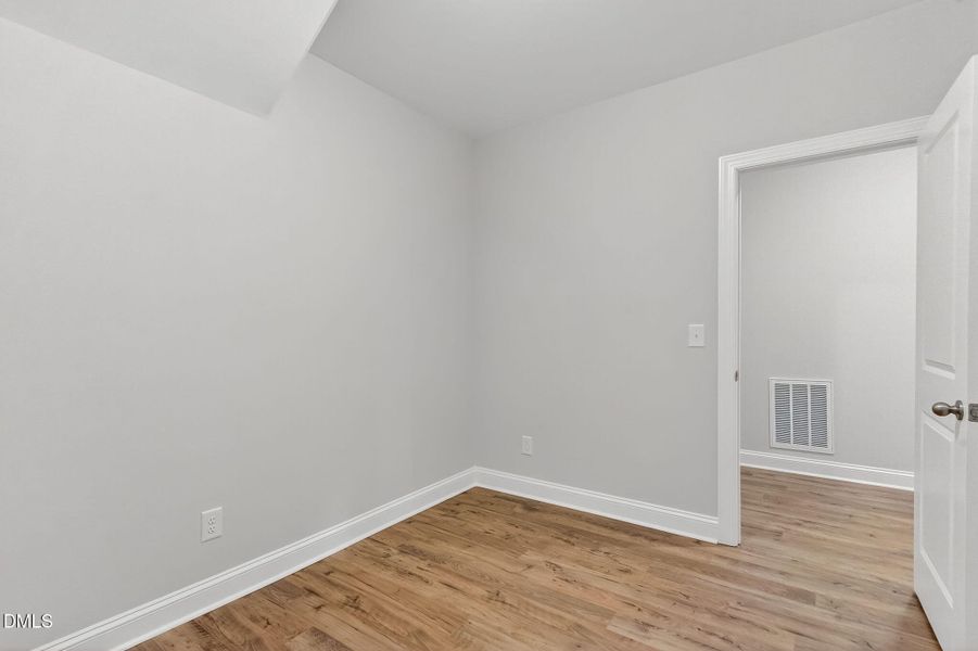 Ral_Forestville_Lot20 (27)