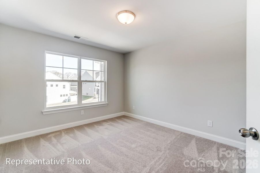 Spacious, unfurnished interior of a new home in Harrisburg Village, Harrisburg (Image 28).