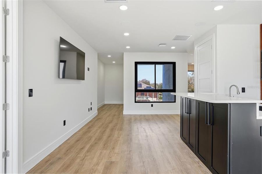 Image 91 of a home in .