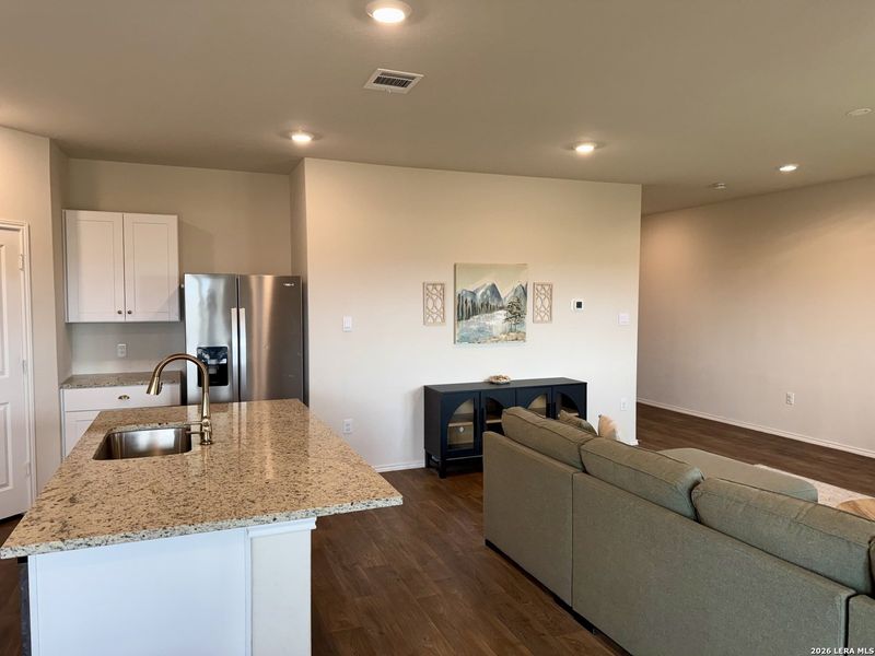 Furnished interior view inside a new home in Winding Creek, New Braunfels (Image 4).