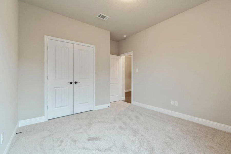 Image 153 representing the Concept 2373 by Landsea Homes in Coyote Crossing, Godley, TX. Image 153 representing the Concept 2373 by Landsea Homes in Coyote Crossing, Godley, TX.