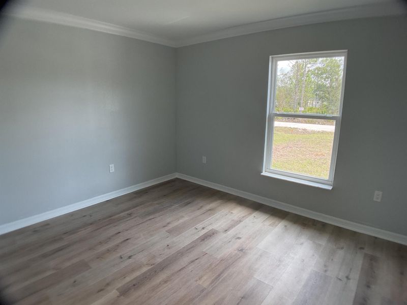 Spacious, unfurnished interior of a new home in , Punta Gorda (Image 9).