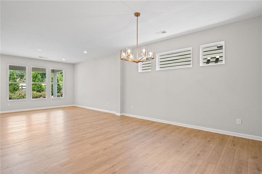 Spacious, unfurnished interior of a new home in Laurel Farms, Dallas (Image 24).
