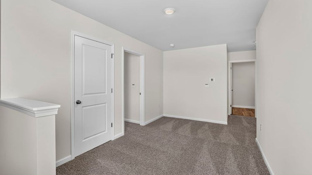 Spacious, unfurnished interior of a new home in Baxter Village, Boiling Springs (Image 27).
