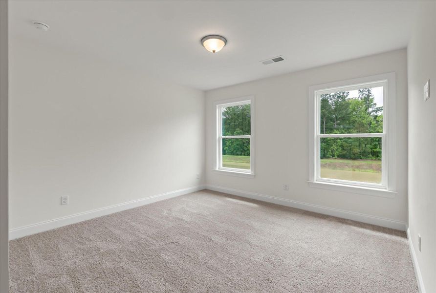 Spacious, unfurnished interior of a new home in Parker's Preserve, Ridgeville (Image 19).