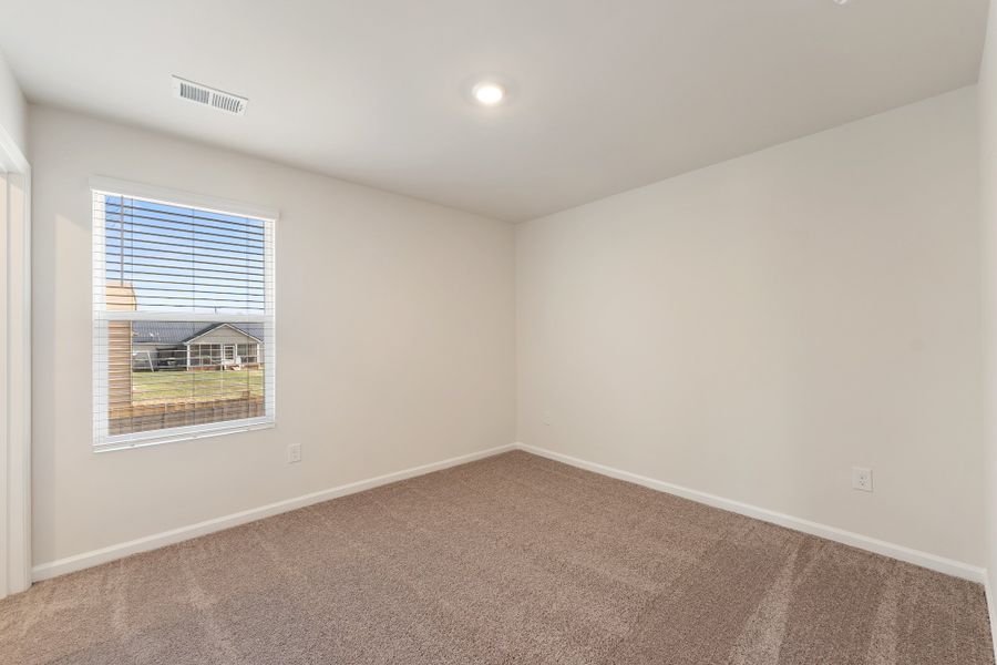 Spacious, unfurnished interior of a new home in Dove Hollow, Chesnee (Image 28).