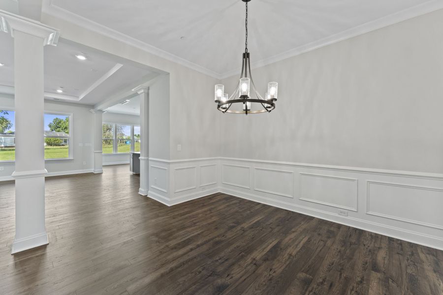Spacious, unfurnished interior of a new home in Estates at Sugar Creek, Fort Mill (Image 12).
