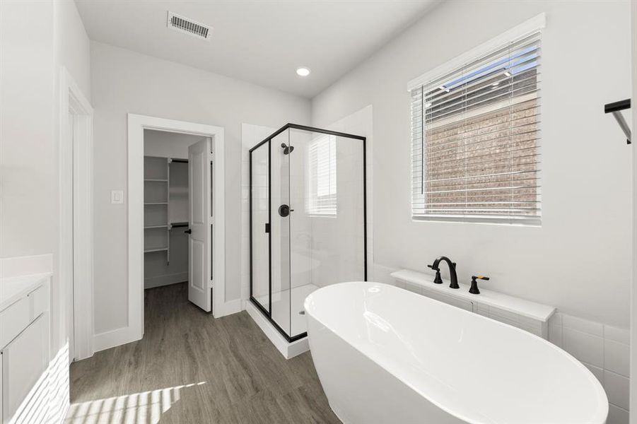 18. 705 Valley Pines - Bath (3) 18. 705 Valley Pines - Bath (3)