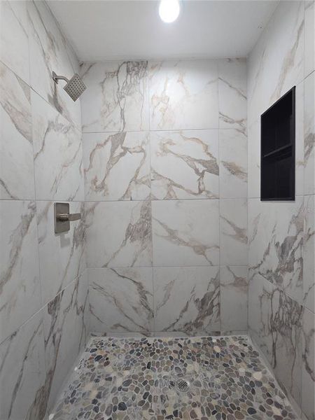 Close-up of interior finishes inside a home in , Ocklawaha (Image 8).