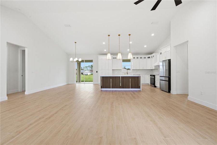 Spacious, unfurnished interior of a new home in , Belleview (Image 25).