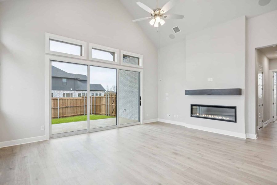 Spacious, unfurnished interior of a new home in The Grove Frisco, Frisco (Image 27). Spacious, unfurnished interior of a new home in The Grove Frisco, Frisco (Image 27).